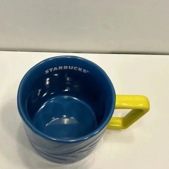 Starbucks blue zebra yellow handle mug 2021        12fl‎ oz - Picture 2 of 4